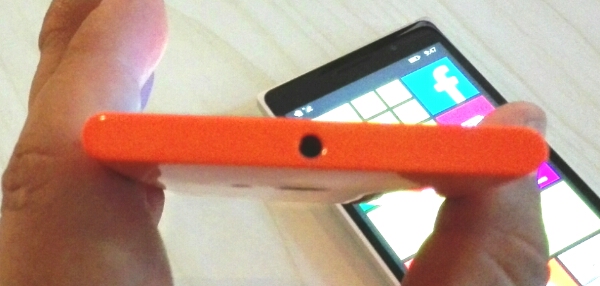Nokia Lumia 735 hands-on 4.jpg