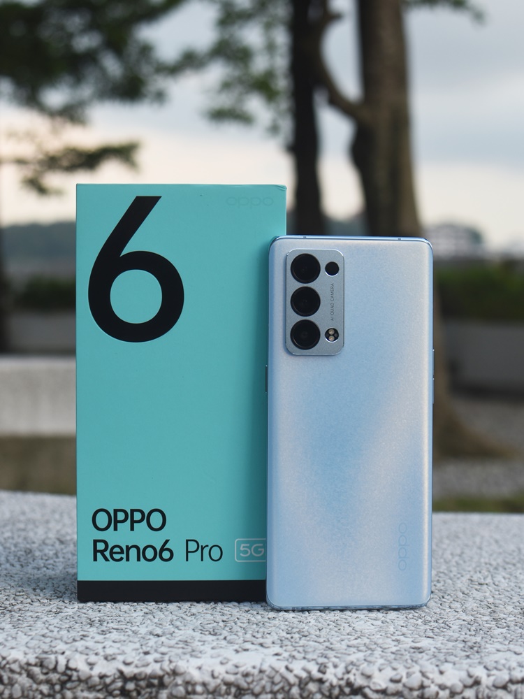 OPPO Reno6 Pro_with box.jpg