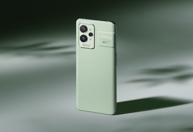 realme GT 2 Pro_ Paper Green_02.jpg