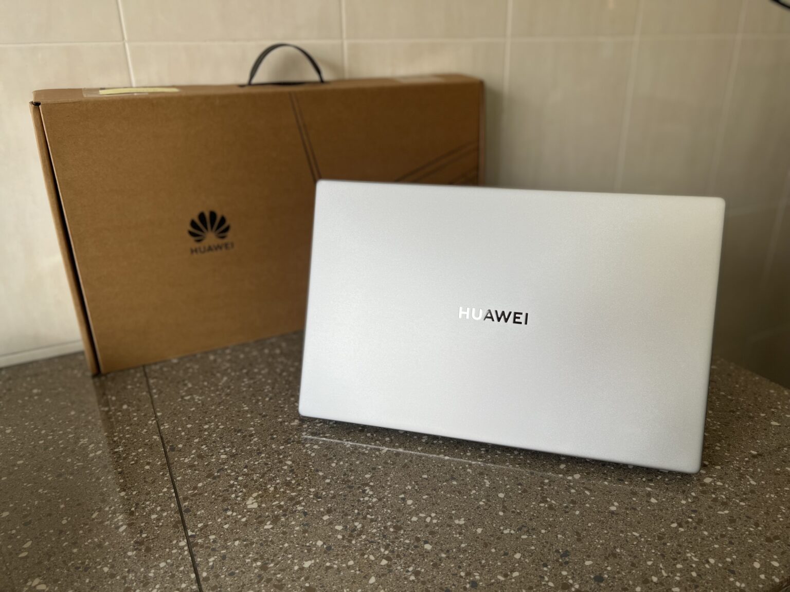 Huawei MateBook D 15 Unboxing 