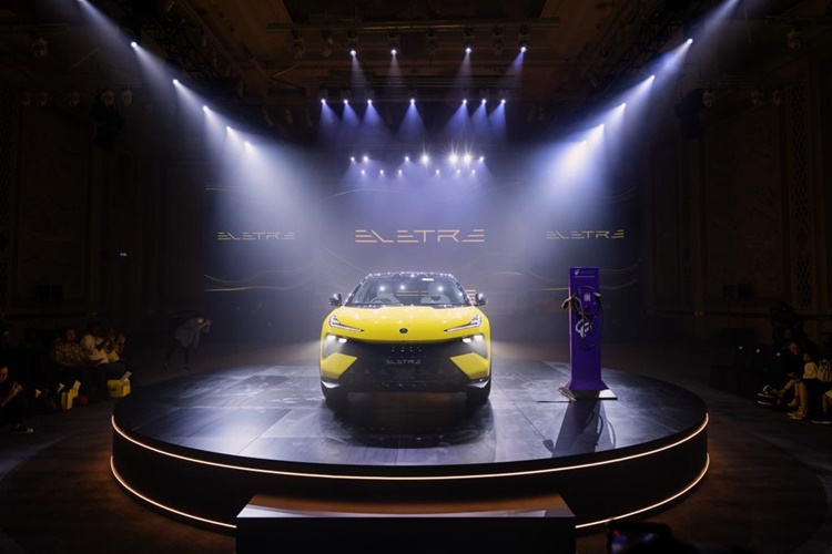 Lotus Eletre Hyper-SUV & Gentari EV Charger.jpeg