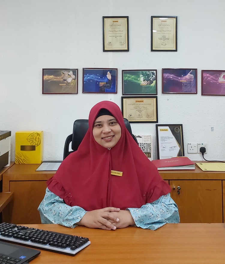 Siti, Assistant Manager, Maybank Kampung Baru.jpeg