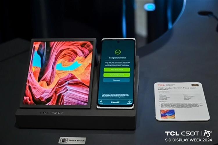 TCL just showcased a three-fold flexible folding display smartphone | TechNave