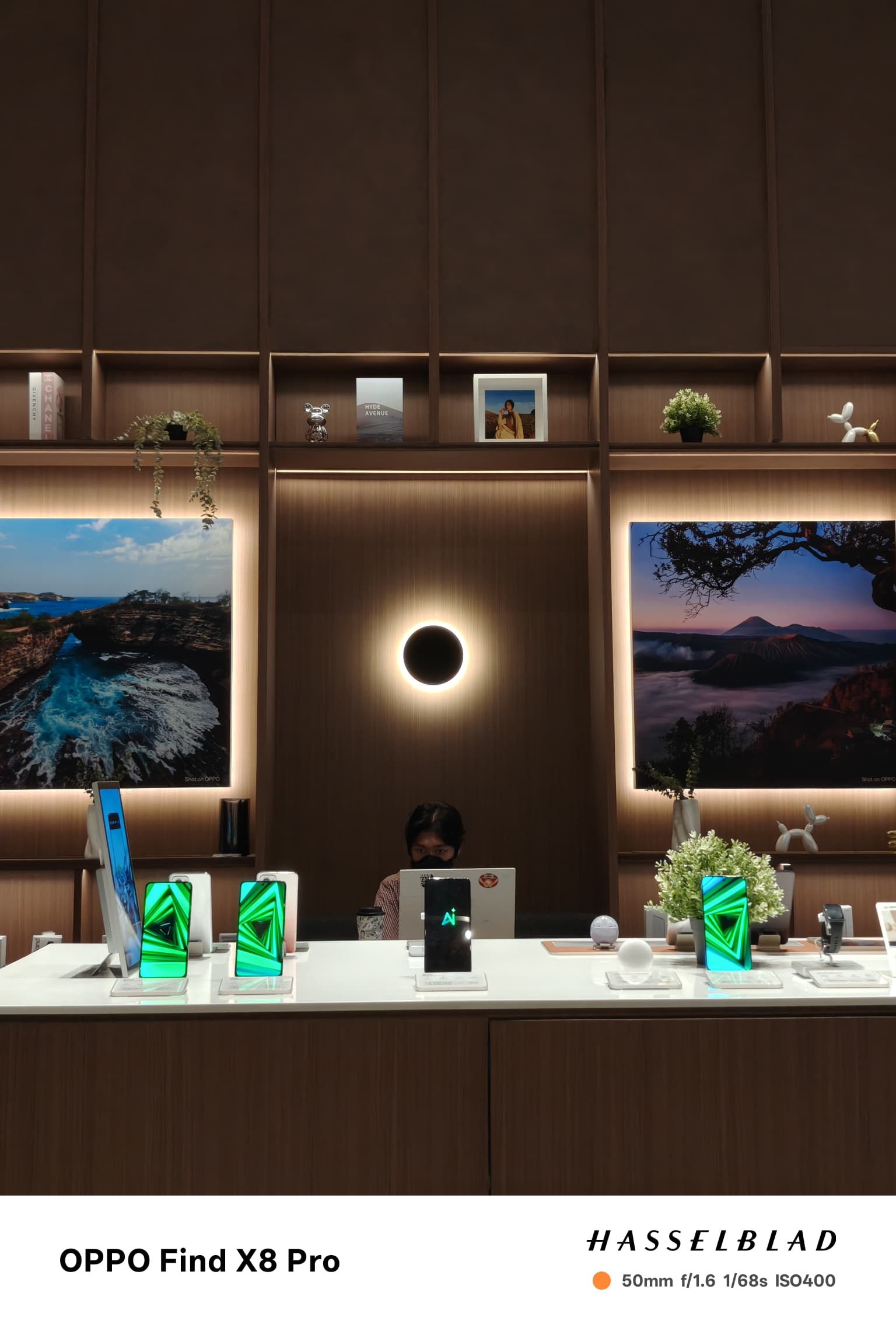 oppo_experiencestore.jpg