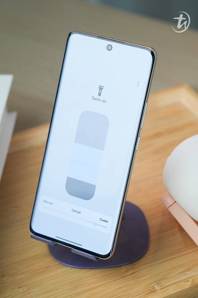 realme14pro_pearlwhite2.jpg