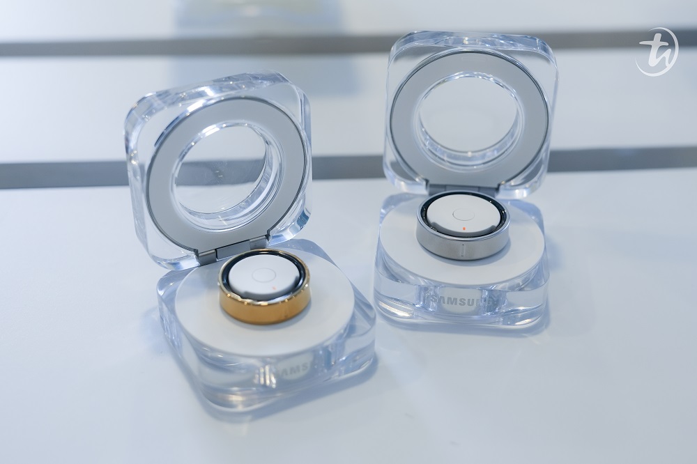 galaxyring_casing.jpg