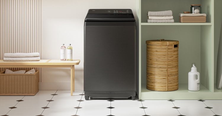 Bespoke AI Top Load_Lifestyle_Laundry Room.jpg