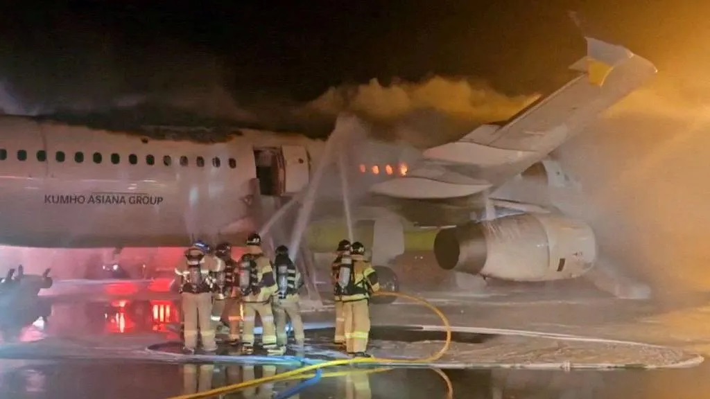 airbusanplanefire.jpg