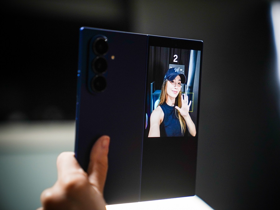 galaxyzfold7_camera.jpg