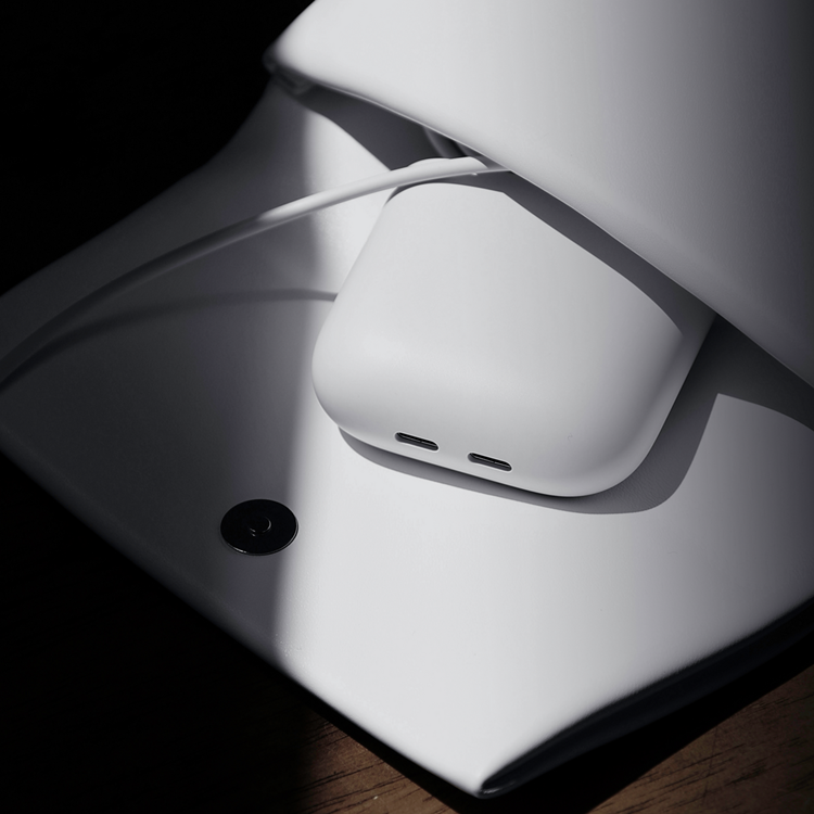 Pixel Flex Dual Port 67W Fast Charger - Lifestyle 1.png