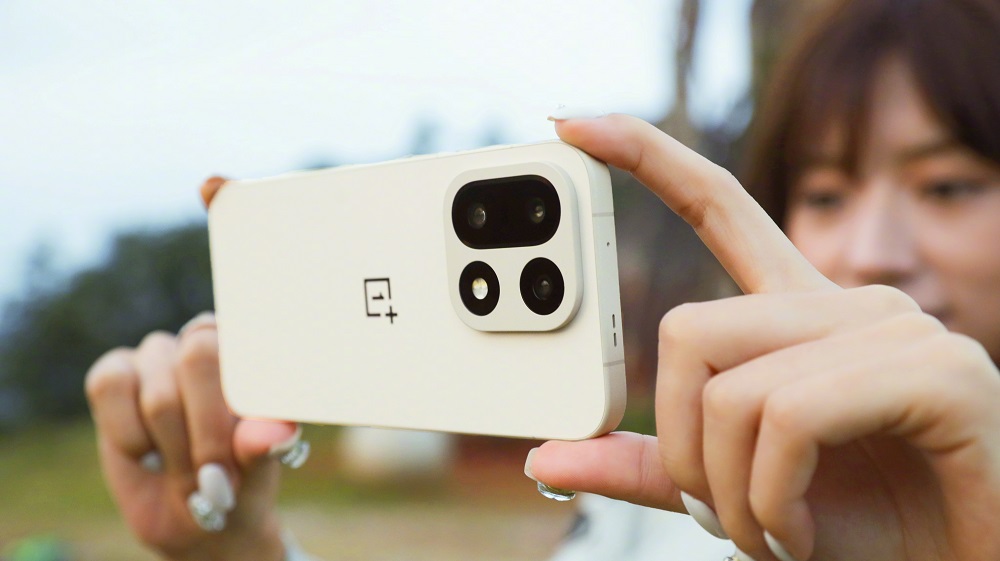 oneplus15_sand.jpg