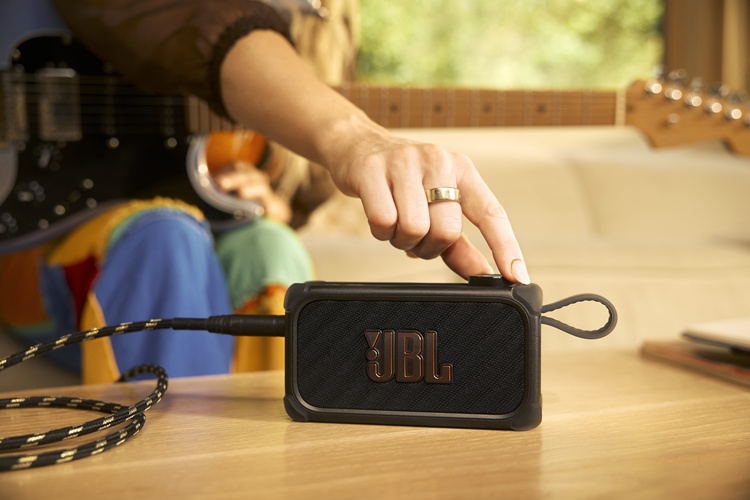 JBL_Bandbox_Solo_Interior_AW_00399_x1.jpg