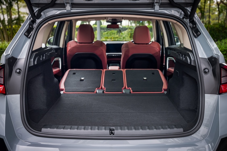 15. All-New BMW iX1 eDrive20L M Sport.jpg