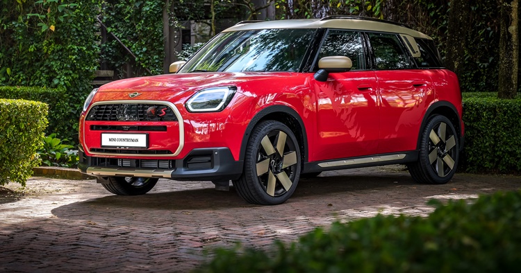 01. MINI Countryman S Fiery Stallion Edition.jpg