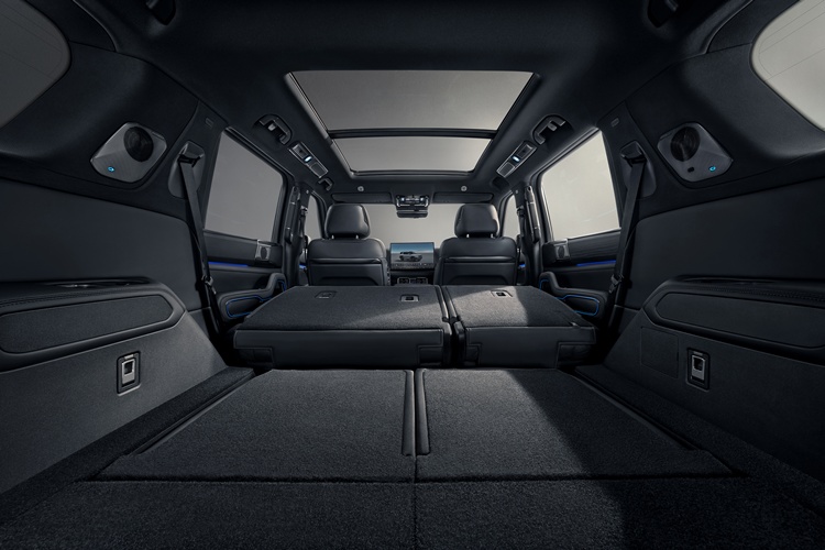 7-Seater 60 40 Split Folding Second Row Seats.jpg