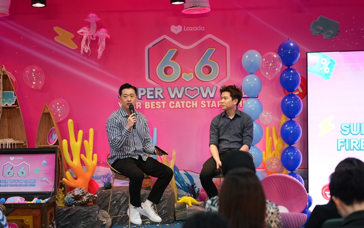 3. Kevin Yap, Head of Business & Operations, Lazada Malaysia (left), together with Tem Jian Hui, General Manager of Signature Market (right), during the Super Wow Fireside Chat discussing how local brands are build.jpg