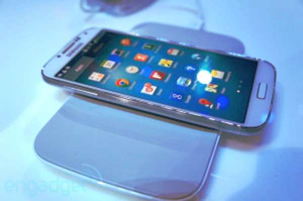Samsung Galaxy S4 qi charger.jpg