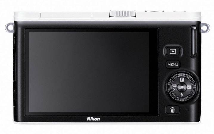 Nikon-1-J3_rear.jpg