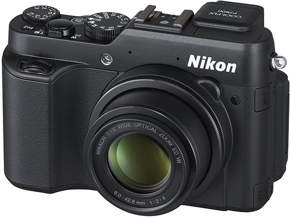Nikon Coolpix P7800-3.jpg