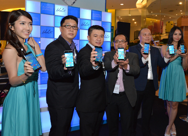 Alcatel OneTouch Idol X+ and Idol Alpha launched in Malaysia for RM1299 and RM1099 at roadshow
