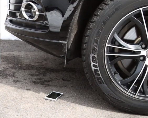 Samsung Galaxy S5 goes through SUV and drop test