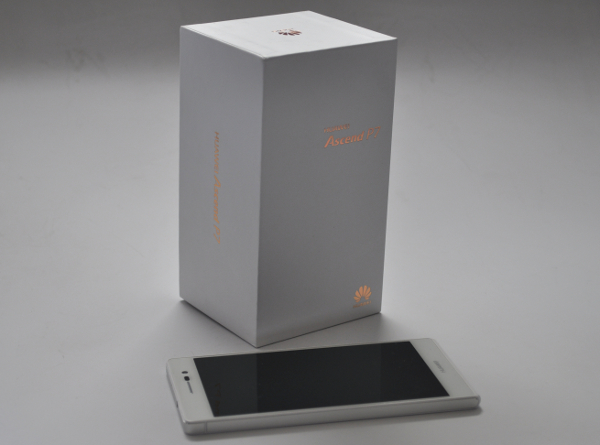 Huawei Ascend P7 unboxing cover.jpg