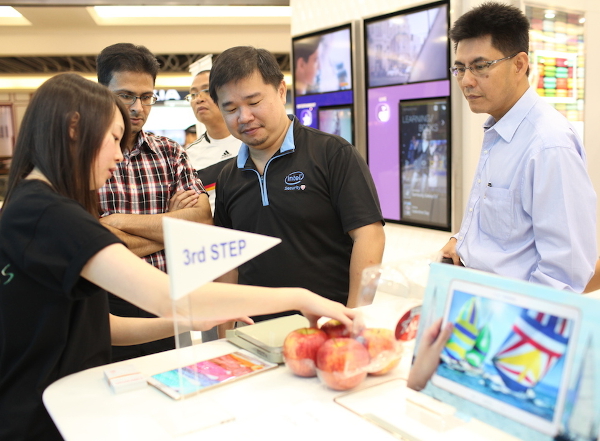 Samsung Galaxy Tab S consumer launch 4.jpg