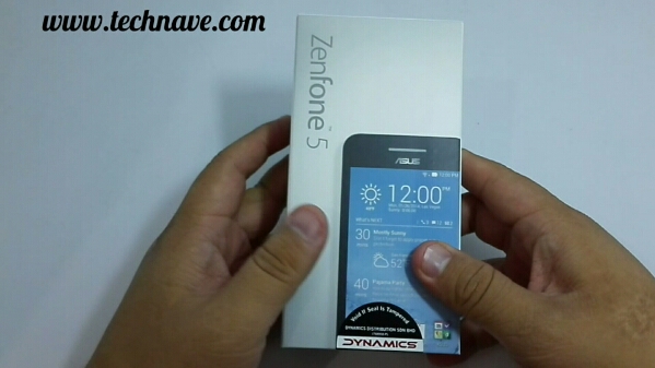 ASUS ZenFone 5 smartphone unboxing