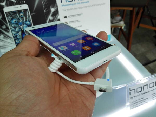 Huawei Honor 6 hands-on 3.jpg