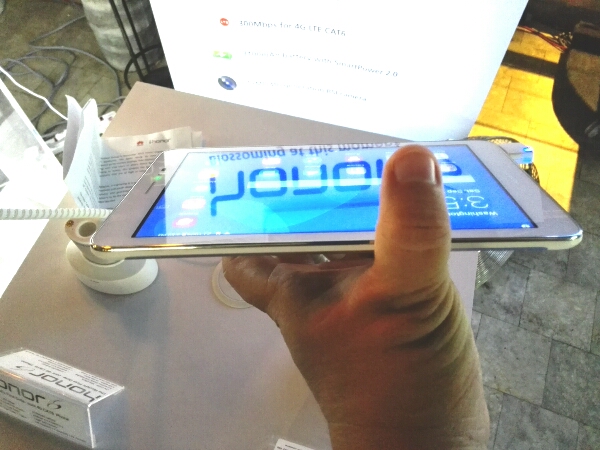 Huawei Honor Tablet hands-on 4.jpg