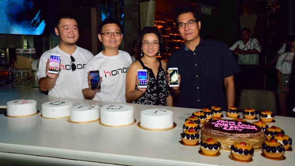 Huawei Honor 6 Launch Cake.JPG