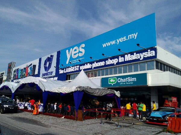 DirectD Gadget Mega Store grand opening