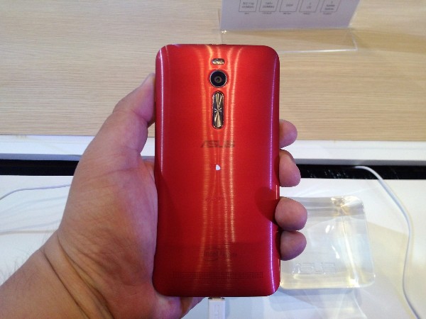 ASUS ZenFone 2 ZE551ML review - Mightiest midrange flagship phablet killer of 2015