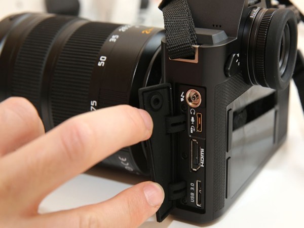 Leica-SL-ports-600x400.jpg