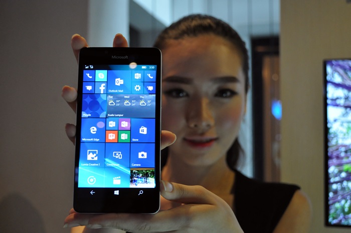 Microsoft Lumia 950 and Lumia 950 XL on Windows 10, Continuum & 3k mAh battery starting from RM2699