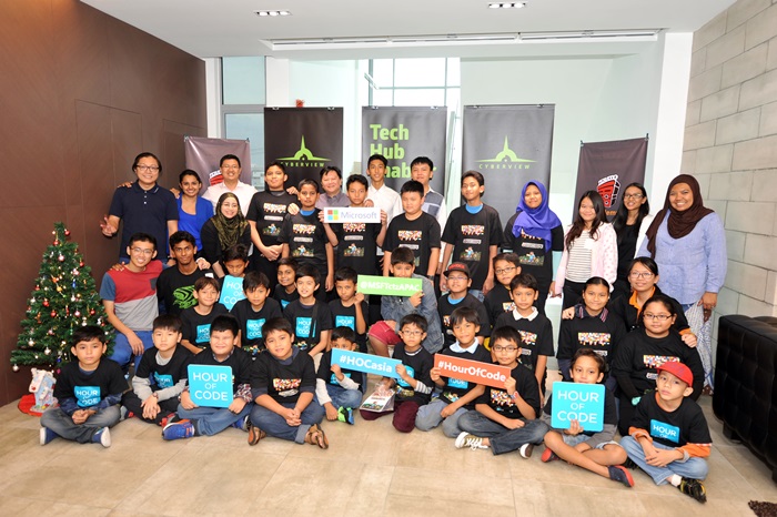 Cyberview's Minecraft Camp 2015 a success, and Smart Traffic Light project coming soon
