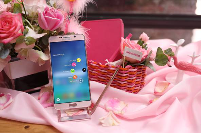 Valentines Special - Our Top 7 pink smartphones picks