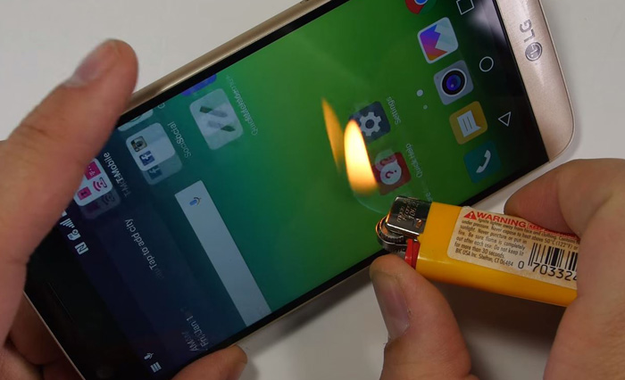 The LG G5 goes through bend, scratch, & burn torture tests