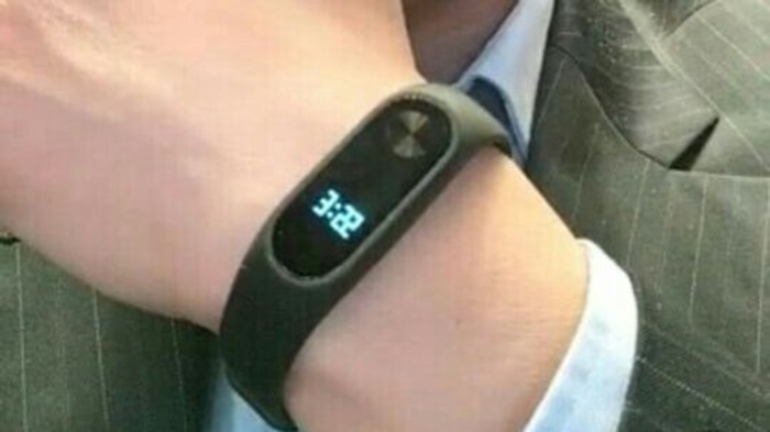 Rumours: Xiaomi delaying launch of the Mi Band 2 due to production