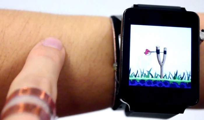 Use your arm to extend your smartwatch screen