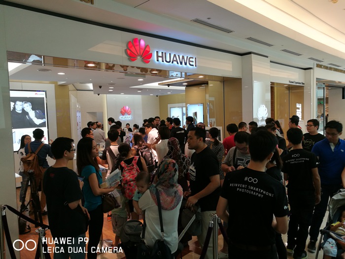 Huawei Experience Store - KLCC.jpg