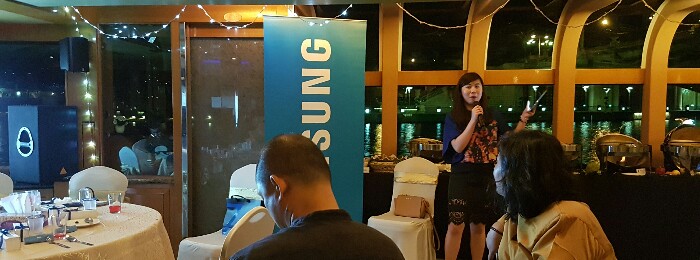 Samsung Malaysia takes the Galaxy S7 edge for a low-light cruise, also catches ostrich Chickaboo