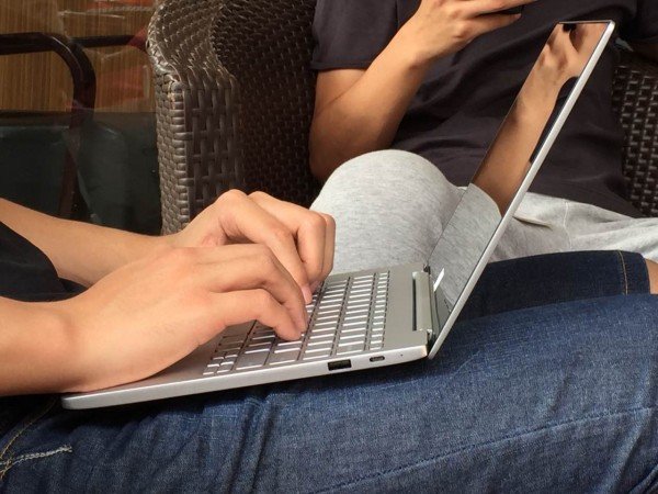 Rumours: Real world photos of Mi Notebook spotted
