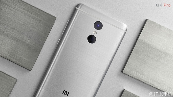 How does the dual rear camera lens on the Xiaomi Redmi Pro work?