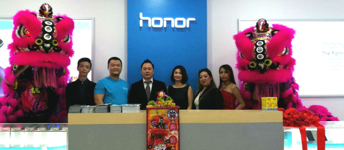 Honor Malaysia Concept store 1.jpg