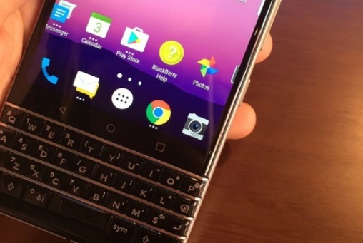 Rumours: First looks of Blackberry Mercury, the last QWERTY Blackberry
