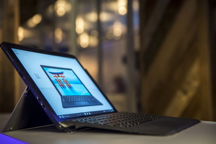 Dell Latitude 5285 2-in-1 Image_3.jpg