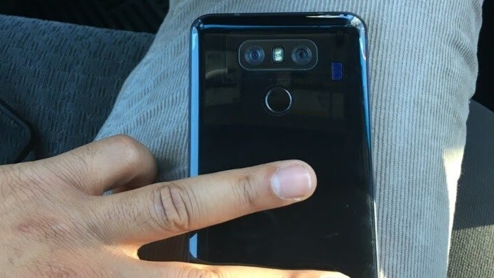 Rumours: Alleged photo of LG G6 reveals shiny back?