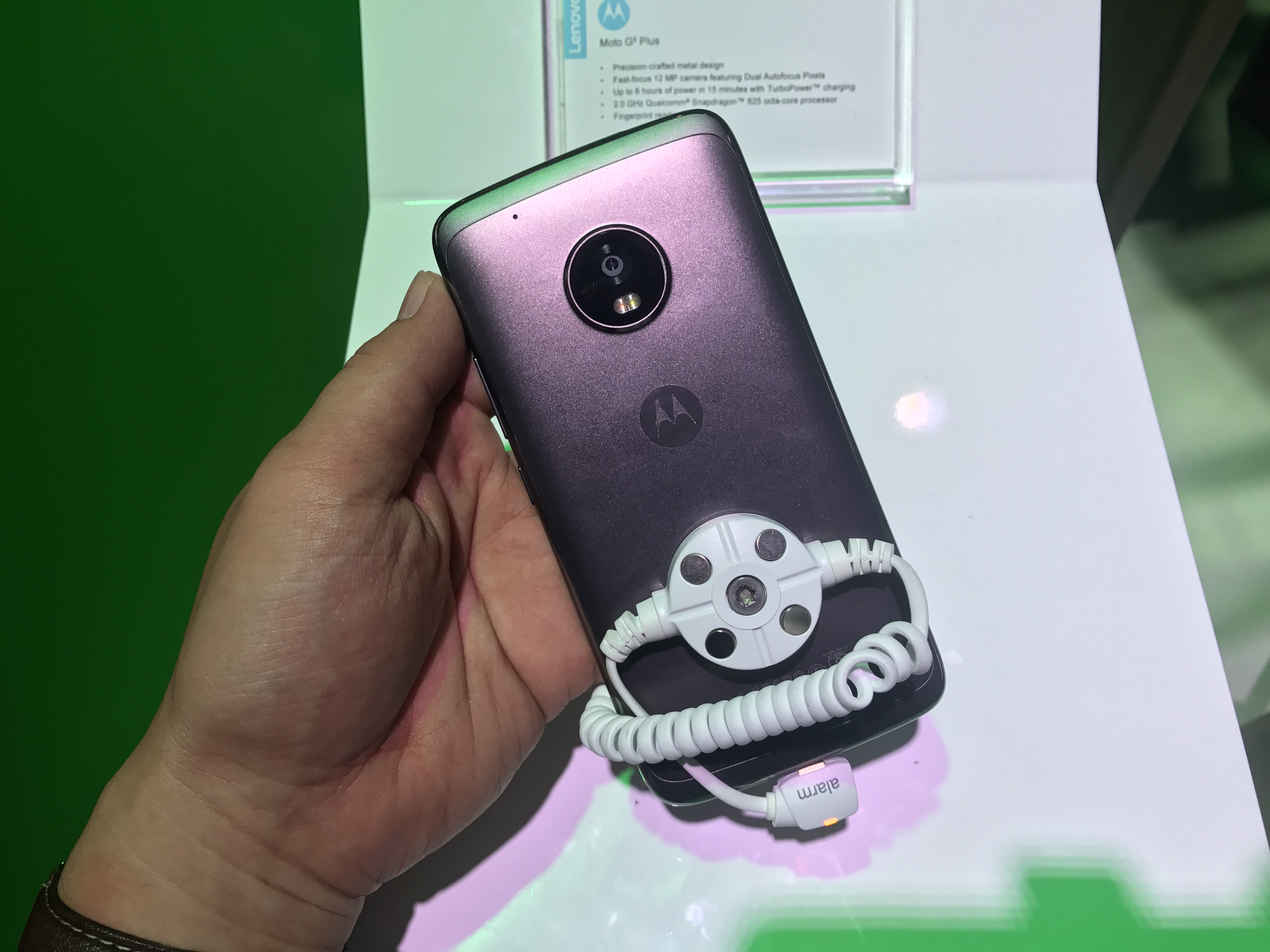 Motorola Moto G5 and G5 Plus hands-on video