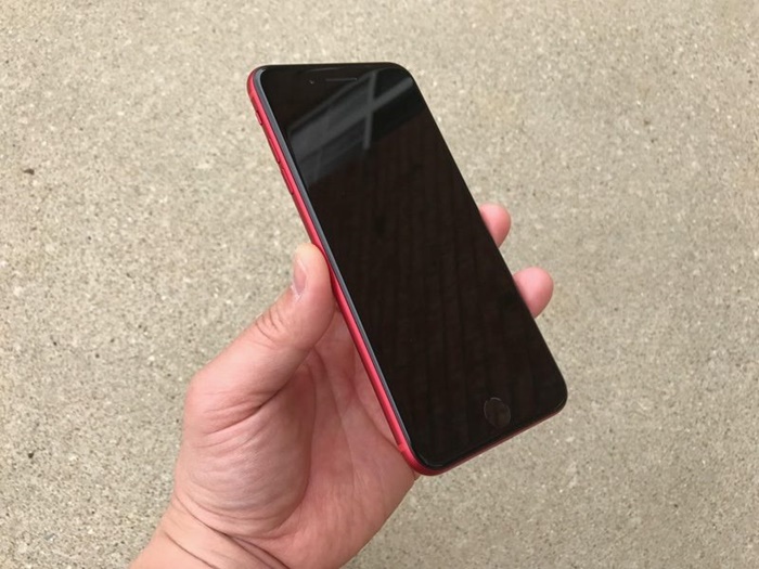 redblackiphone1-800x600.jpg